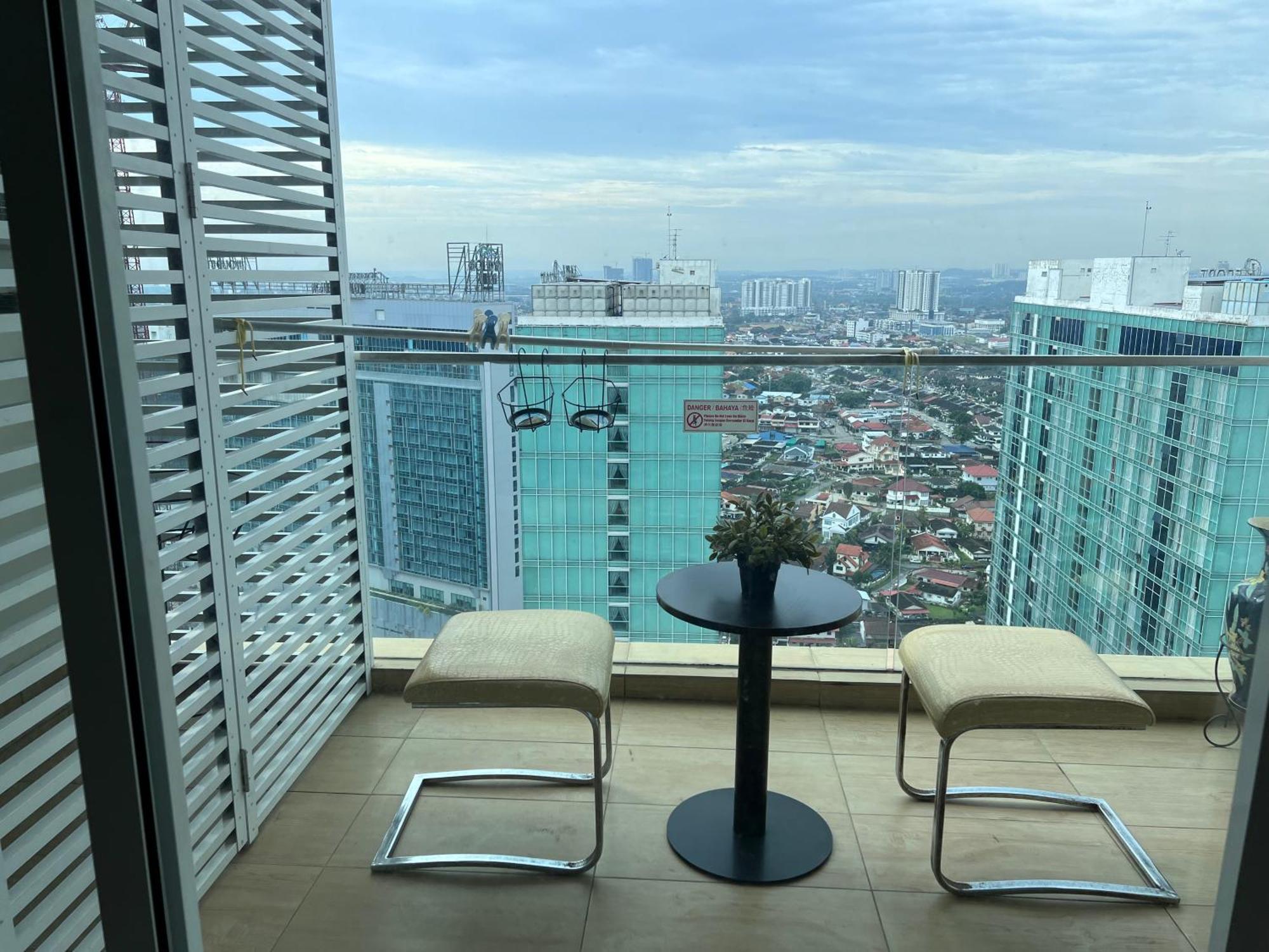 Pangsapuri In Ksl , 2 Bdrm 2 Bthrm Wifi 4 Pax Johor Bahru